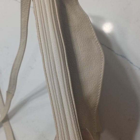Cream Crossbody Bag with Long Strap and Casual Style - Picture 3 of 7
